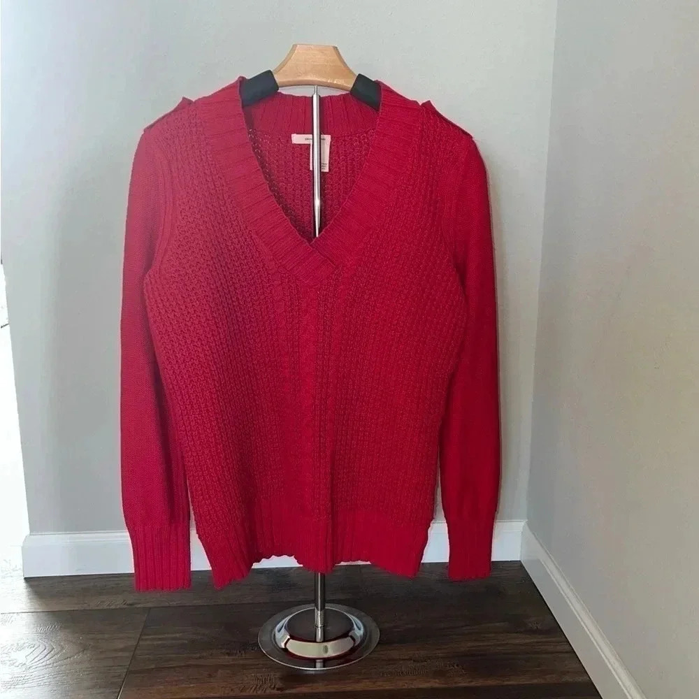 DKNY RED V NECK KNIT SWEATER SIZE MEDIUM - Picture 6 of 13
